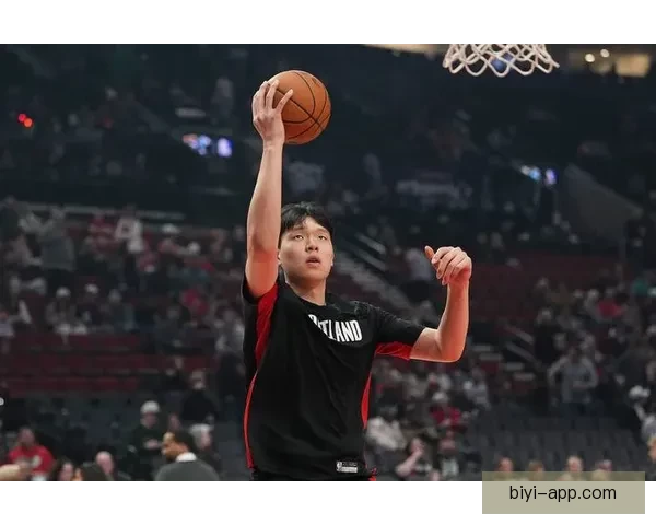 开拓者从混音队召回杨瀚森担任球队新赛季中锋位置